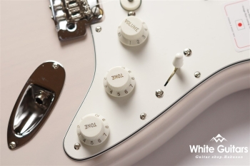 Made in Japan Hybrid II Stratocaster- US Blonde