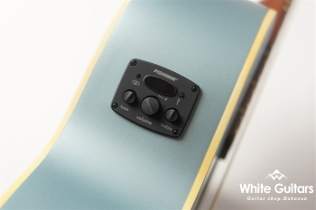 Newporter Player - Ice Blue Satin