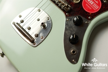 Classic Vibe ’70s Jaguar - Surf Green