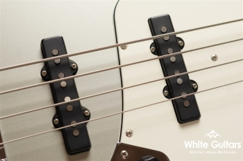 BETA J4- Inca Silver