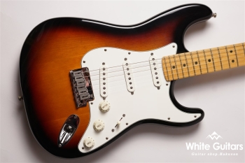 American Standard Stratocaster - 3-Color Sunburst