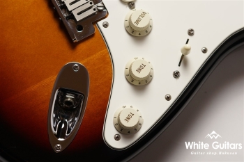 American Standard Stratocaster - 3-Color Sunburst