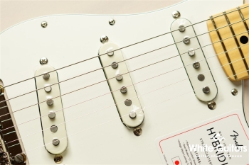 Made in Japan Hybrid II Stratocaster- US Blonde