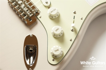 Made in Japan Hybrid II Stratocaster- US Blonde