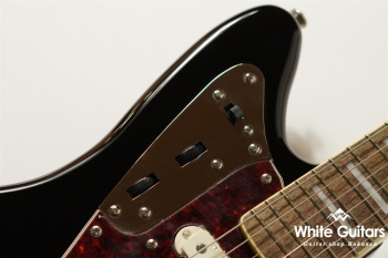 Classic Vibe ’70s Jaguar - Black