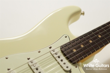 STV-R2 - Vintage White