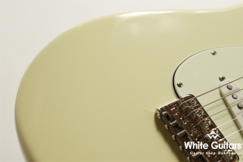 STV-R2 - Vintage White