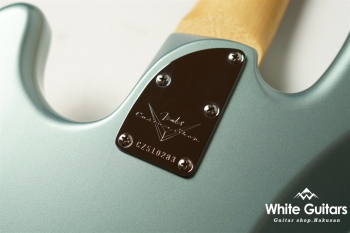 Custom Classic Jazz Bass - Ice Blue Metallic