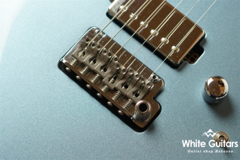 AZ2402 - Ice Blue Metallic