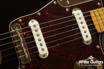 Vintera II’70s Jaguar - Black