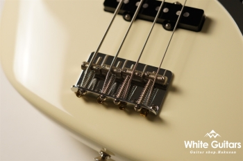 American Vintage II 1966 Jazz Bass - Olympic White