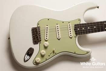 LTD ’62/’63 Stratocaster LTD ’62/’63 Stratocaster Journeyman Relic - Aged Olympic White
