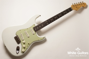 LTD ’62/’63 Stratocaster LTD ’62/’63 Stratocaster Journeyman Relic - Aged Olympic White