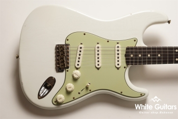 LTD ’62/’63 Stratocaster LTD ’62/’63 Stratocaster Journeyman Relic - Aged Olympic White