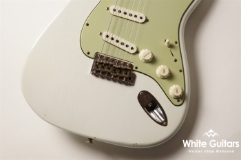 LTD ’62/’63 Stratocaster LTD ’62/’63 Stratocaster Journeyman Relic - Aged Olympic White