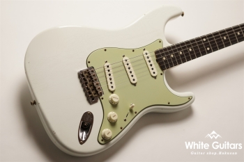 LTD ’62/’63 Stratocaster LTD ’62/’63 Stratocaster Journeyman Relic - Aged Olympic White