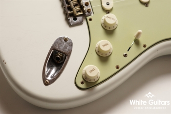 LTD ’62/’63 Stratocaster LTD ’62/’63 Stratocaster Journeyman Relic - Aged Olympic White