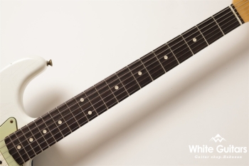 LTD ’62/’63 Stratocaster LTD ’62/’63 Stratocaster Journeyman Relic - Aged Olympic White