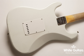 LTD ’62/’63 Stratocaster LTD ’62/’63 Stratocaster Journeyman Relic - Aged Olympic White