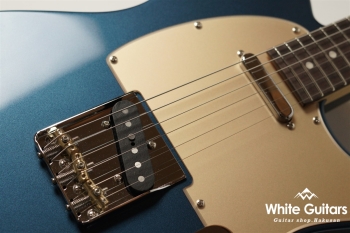 MT1-STD/R - Dark Lake Placid Blue / Gold Acryl Pick Guard