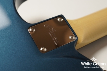 MT1-STD/R - Dark Lake Placid Blue / Gold Acryl Pick Guard