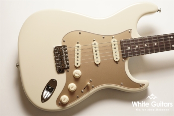 MC1-STD/R - Olympic White / Gold Acryl Pick Guard