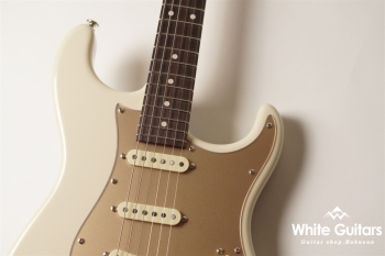 MC1-STD/R - Olympic White / Gold Acryl Pick Guard