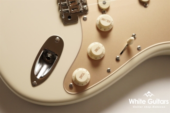 MC1-STD/R - Olympic White / Gold Acryl Pick Guard