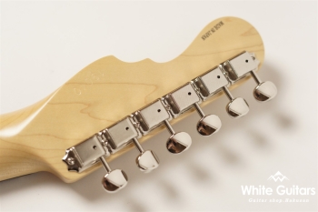 MC1-STD/R - Olympic White / Gold Acryl Pick Guard