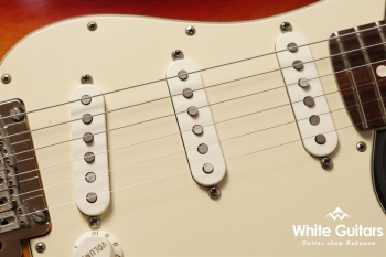 American Standard Stratocaster - 3-Color Sunburst