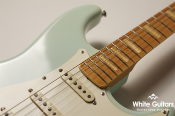 g7-ST/M - Sonic Blue / White Binding & Block Inlays