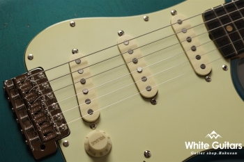 g7-ST/R  / Lightly Aged - Vintage Lake Placid Blue