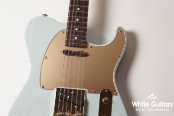 MT2-STD/R - Sonic Blue Blonde / Gold Acryl Pick Guard