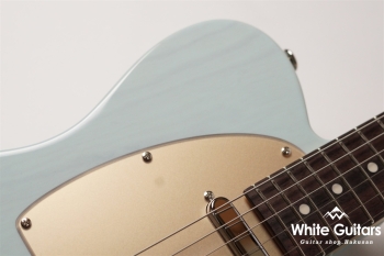 MT2-STD/R - Sonic Blue Blonde / Gold Acryl Pick Guard