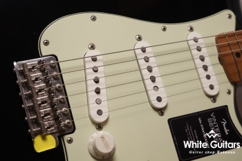 Limited Edition Vintera II Road Worn ’60s Stratocaster - Black