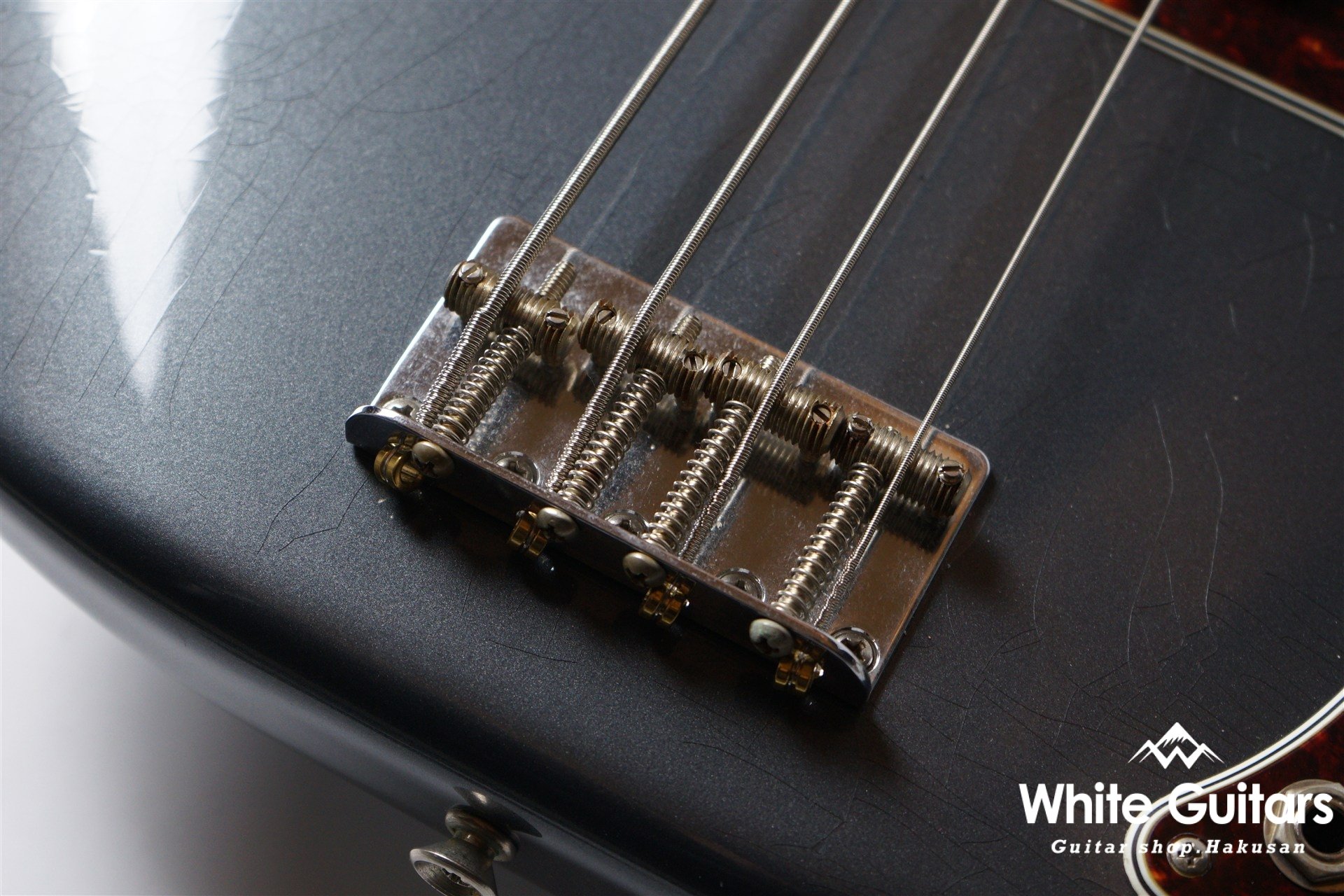 Limited Edition Vintera II Road Worn 60s Precision Bass - Charcoal Frost Metallic