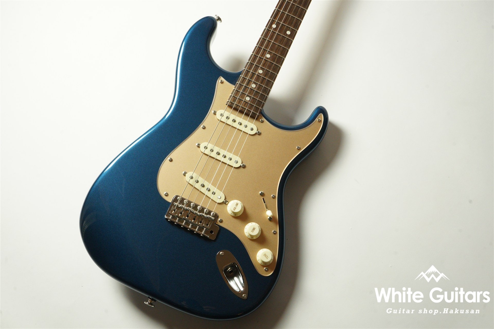 MC1-STD/R - Dark Lake Placid Blue / Gold Acryl Pick Guard