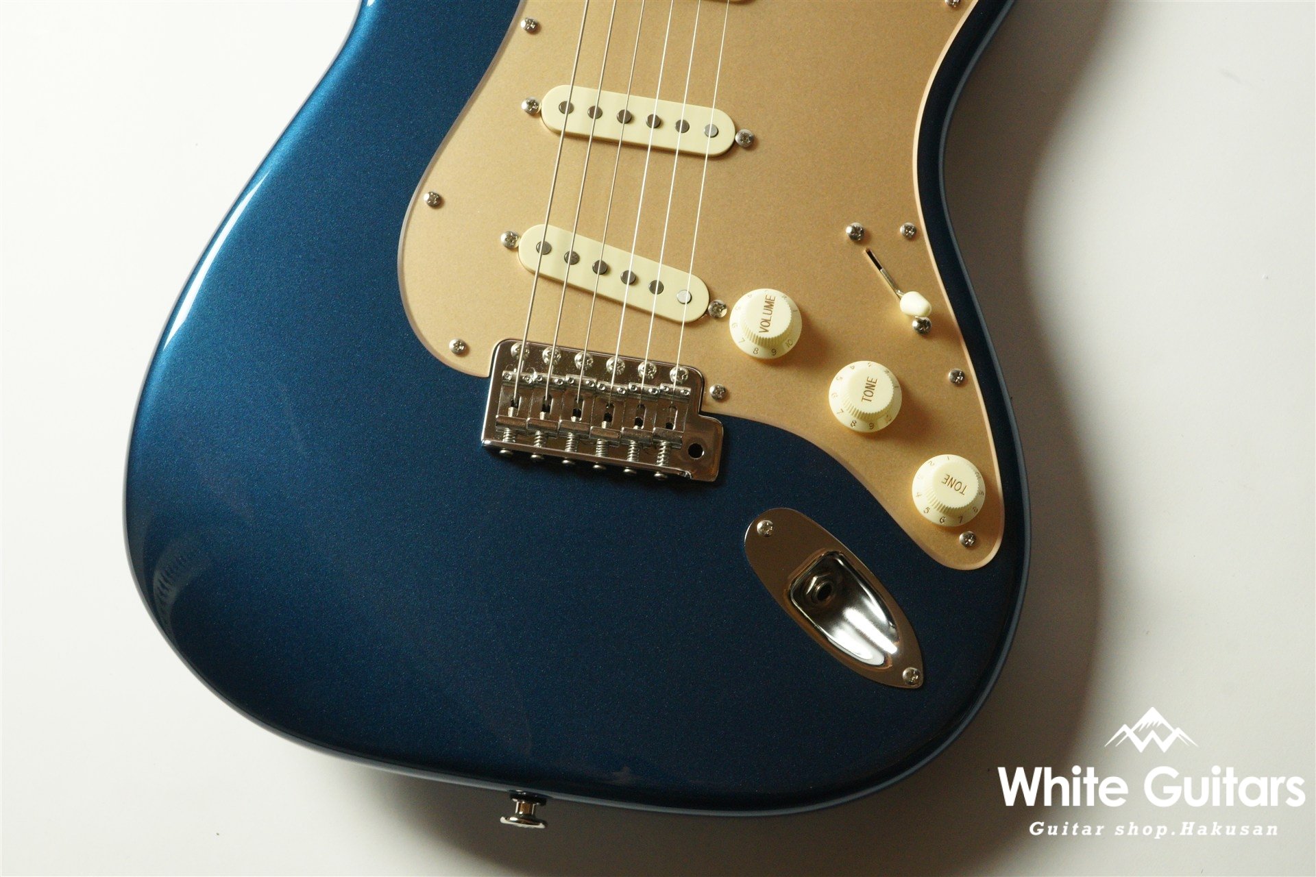 MC1-STD/R - Dark Lake Placid Blue / Gold Acryl Pick Guard