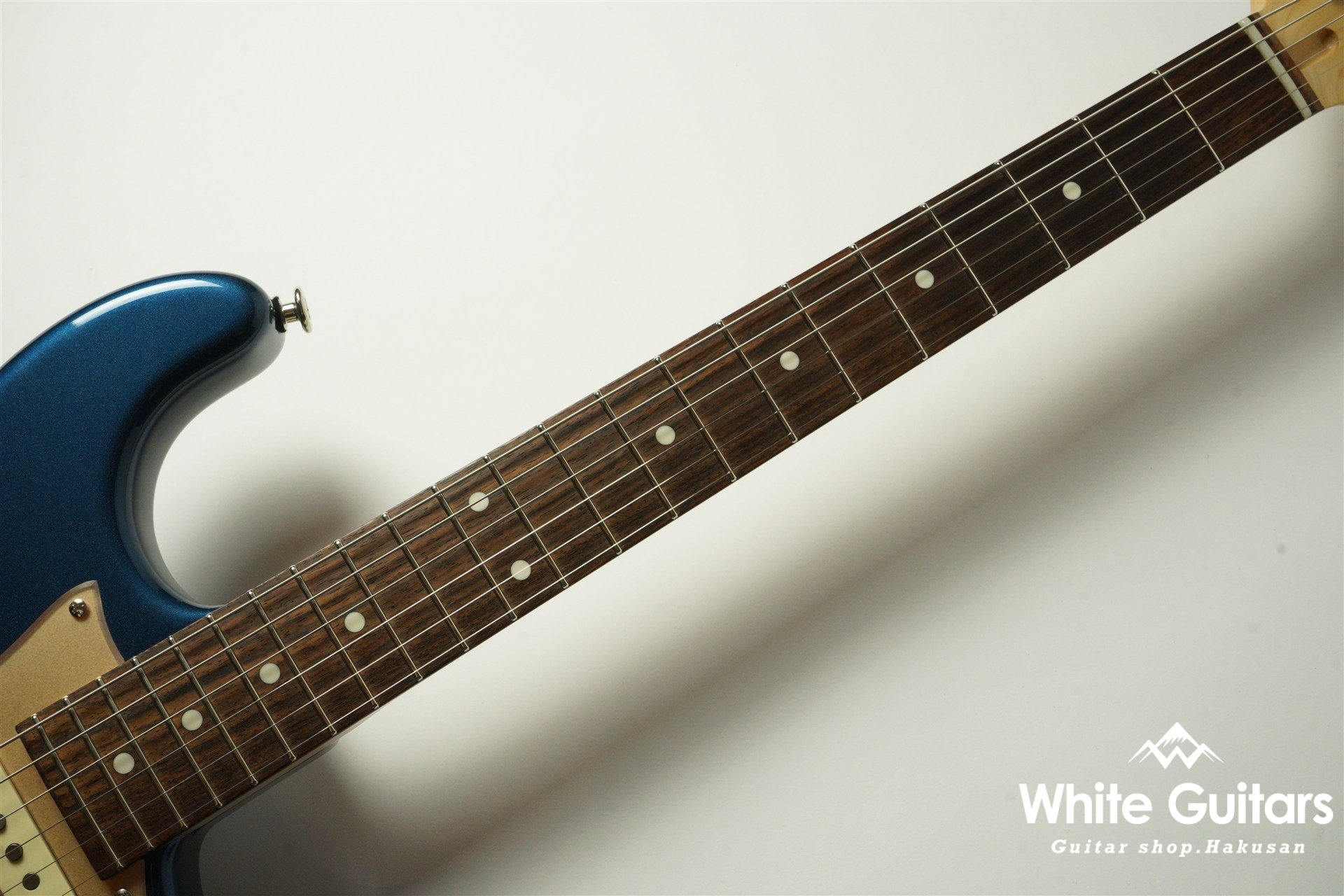 MC1-STD/R - Dark Lake Placid Blue / Gold Acryl Pick Guard