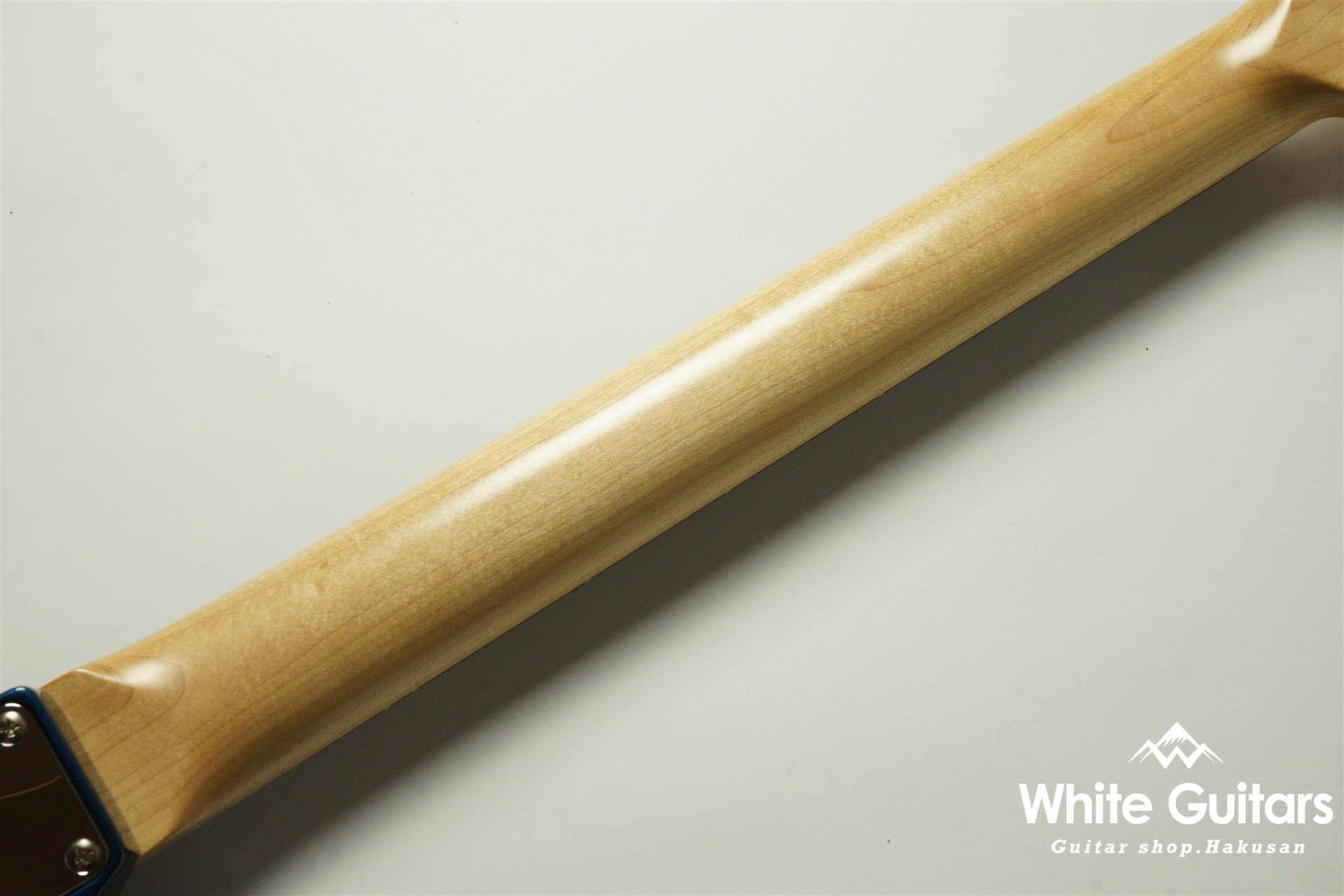 MC1-STD/R - Dark Lake Placid Blue / Gold Acryl Pick Guard