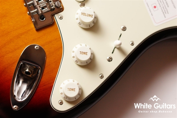 Made in Japan Hybrid II Stratocaster- 3-Color Sunburst