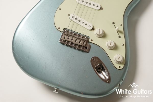 TRAD MASTER SIGMA SSS - Ice Blue Metallic - Medium Aged w / binding neck