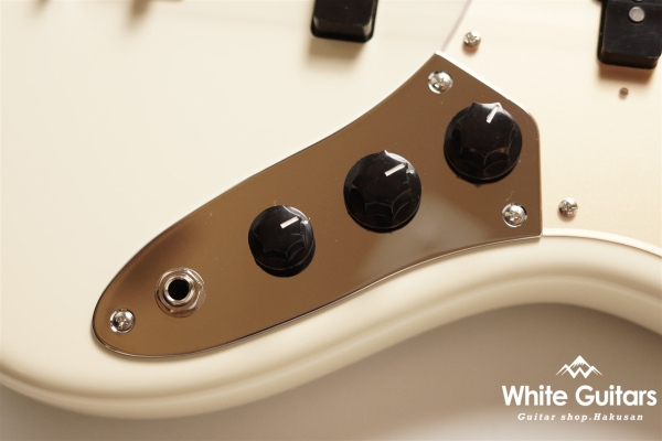 MJ1-STD/R - Olympic White / Gold Acryl Pick Guard