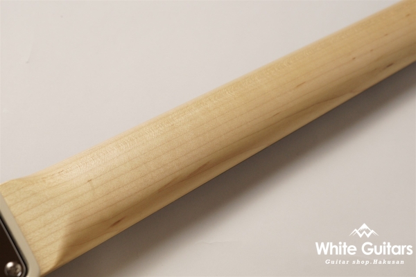 MJ1-STD/R - Olympic White / Gold Acryl Pick Guard