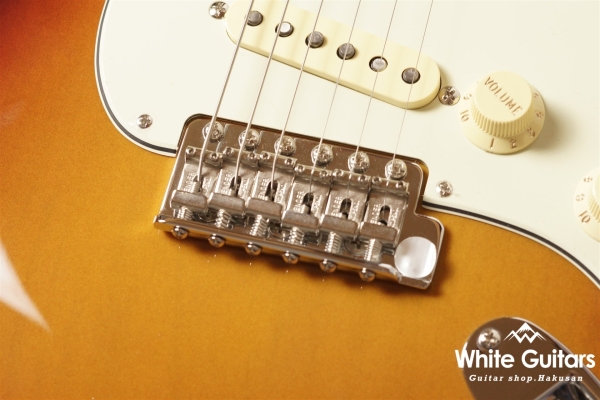 American Vintage II 1961 Stratocaster - 3-Color Sunburst